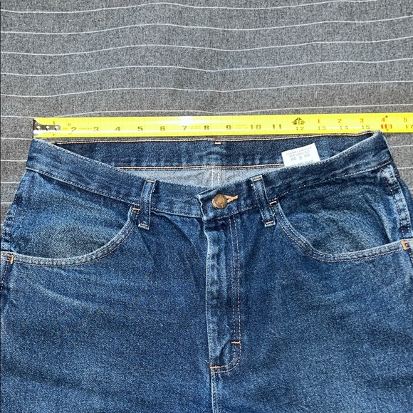 Rustler Men's Classic Blue Straight Jeans - Picture 2 of 5